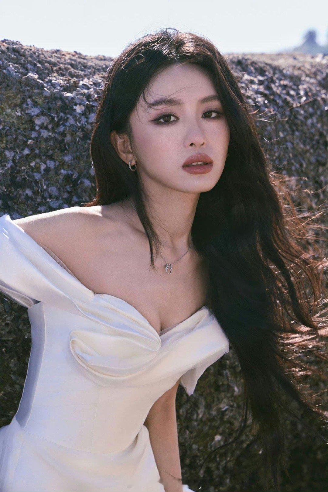 特邀主演张耀罗秋韵张耀罗秋韵特邀主演想把你和时间藏起来章若楠王安宇新剧《想把你