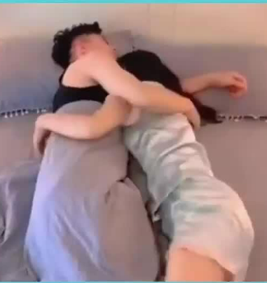为什么女人总是喜欢抱着男人睡觉?