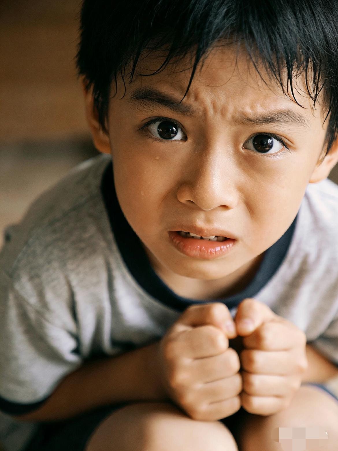 离谱！上海一名6岁男童因父亲与再婚妻子的矛盾，无辜成为报复对象，后妈顾某疯狂报复