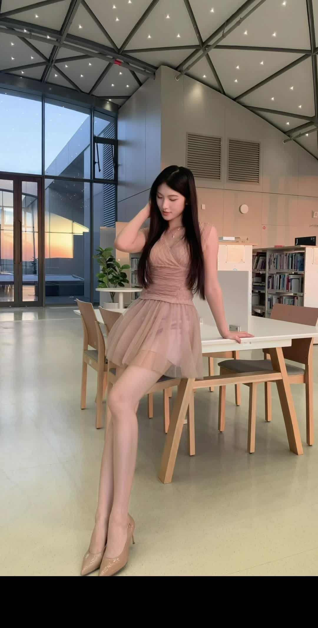 “好巧啊学姐”👋🏻 “不巧 我在等你”