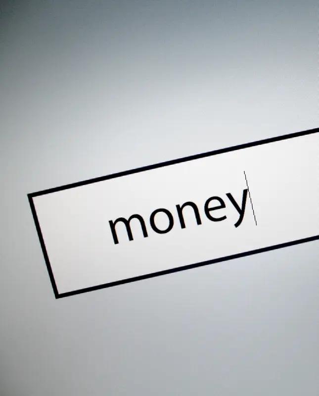 “什么亲都不如钱亲”这话乍一听挺功利，但细想还真有点道理。邻居张阿姨，以前对娘