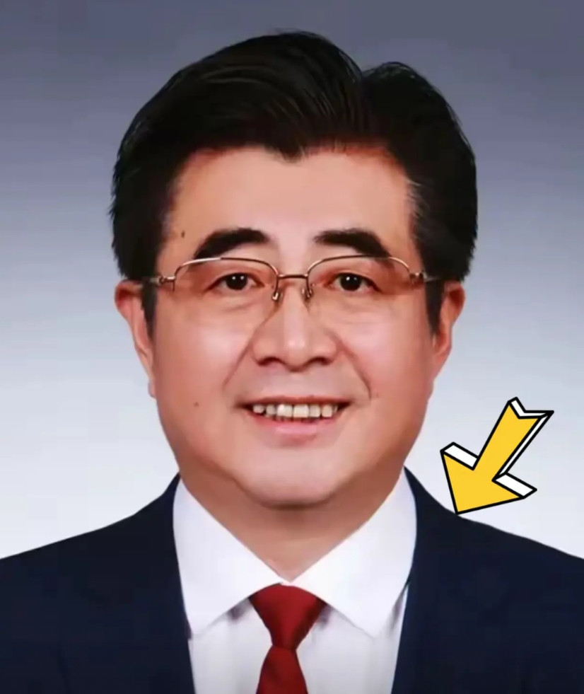 “中国男足自己舍不得解散，那就让人来让它解散”。最近有网友想到一条制裁男足和足协