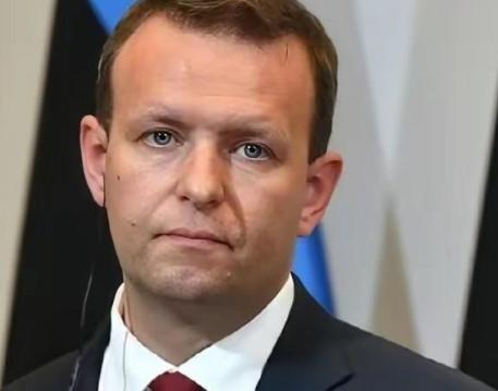 就问中国怕不怕？强大的爱沙尼亚向中国发出最后通牒，让中国必须在爱沙尼亚和俄罗斯之