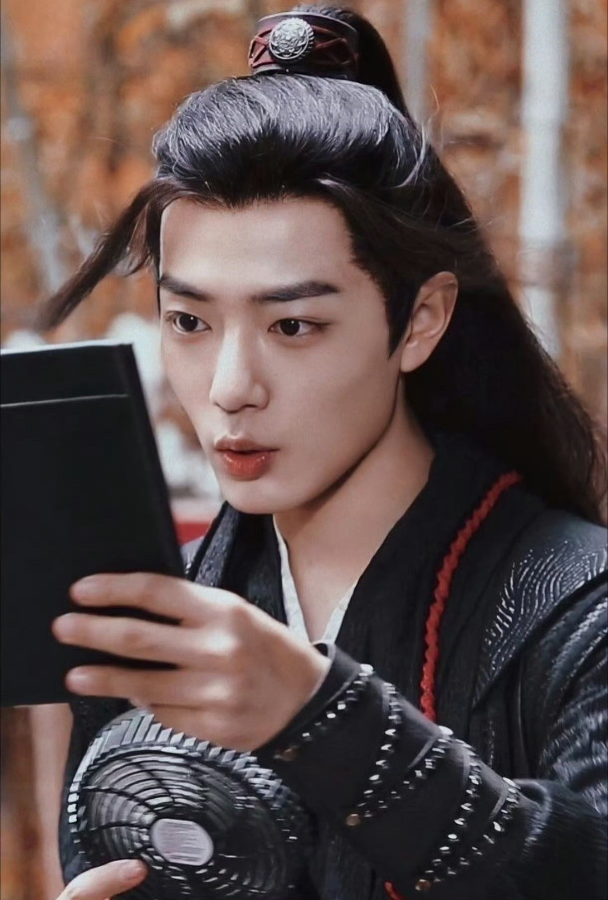 照镜子的漂亮羡羡