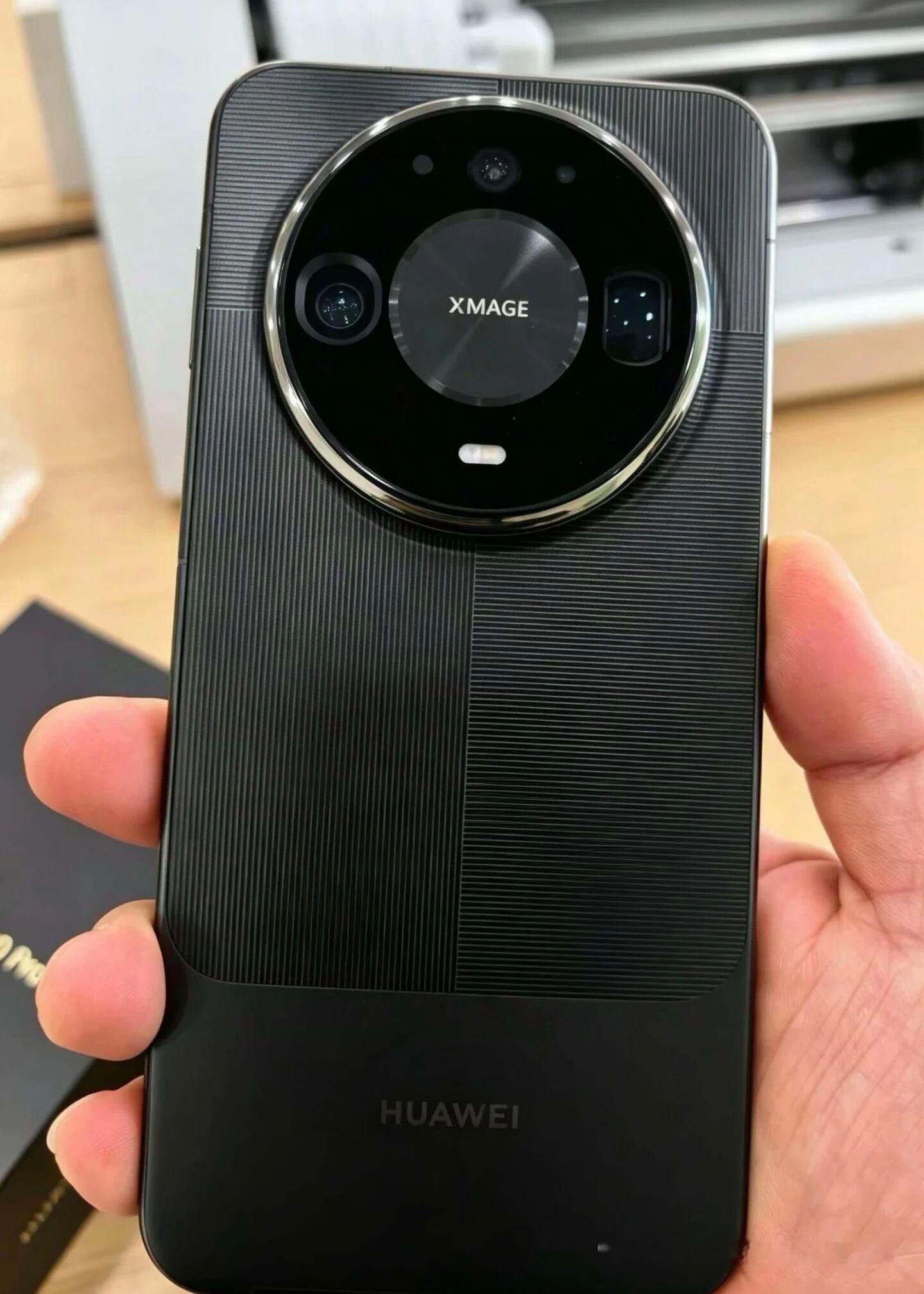 #华为Mate90正面外观曝光##华为mate90#来！外观一次看个够！​