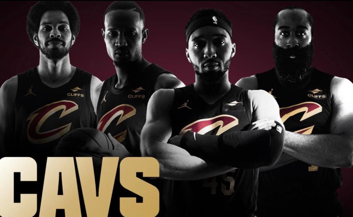 斯特鲁斯谈到去年季后赛的经历对于球队的影响：“在我看来，这就是季后赛的本质——一