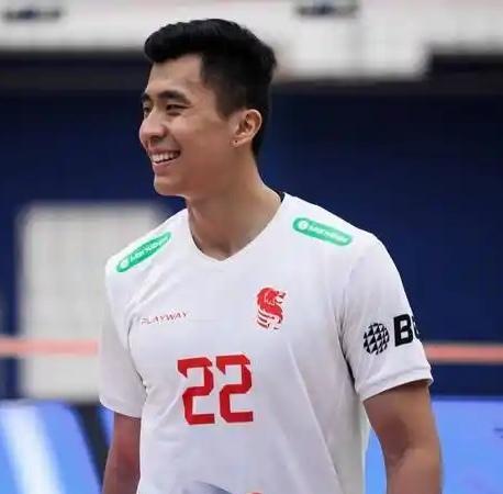 中国男排落后于世界男排强队不知道有几个档次，就是与伊朗男排差距也是全方位的，尤其