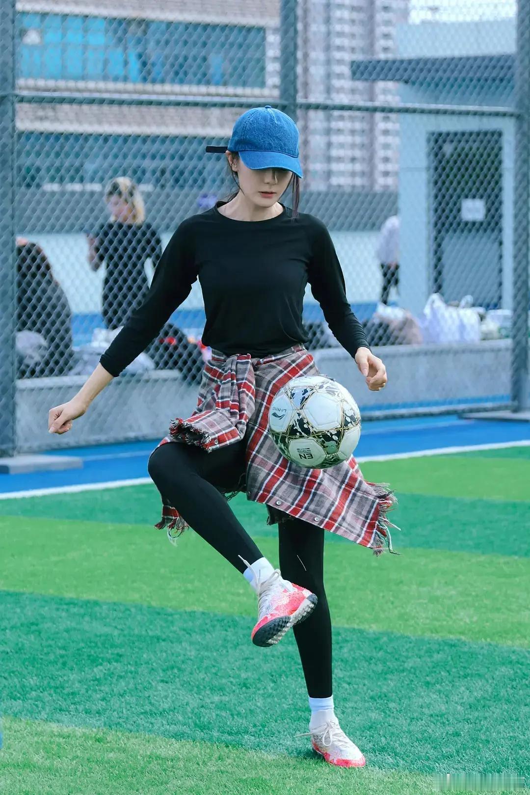 哈哈，8⃣️这身材，难怪梦女粉那么多。😂