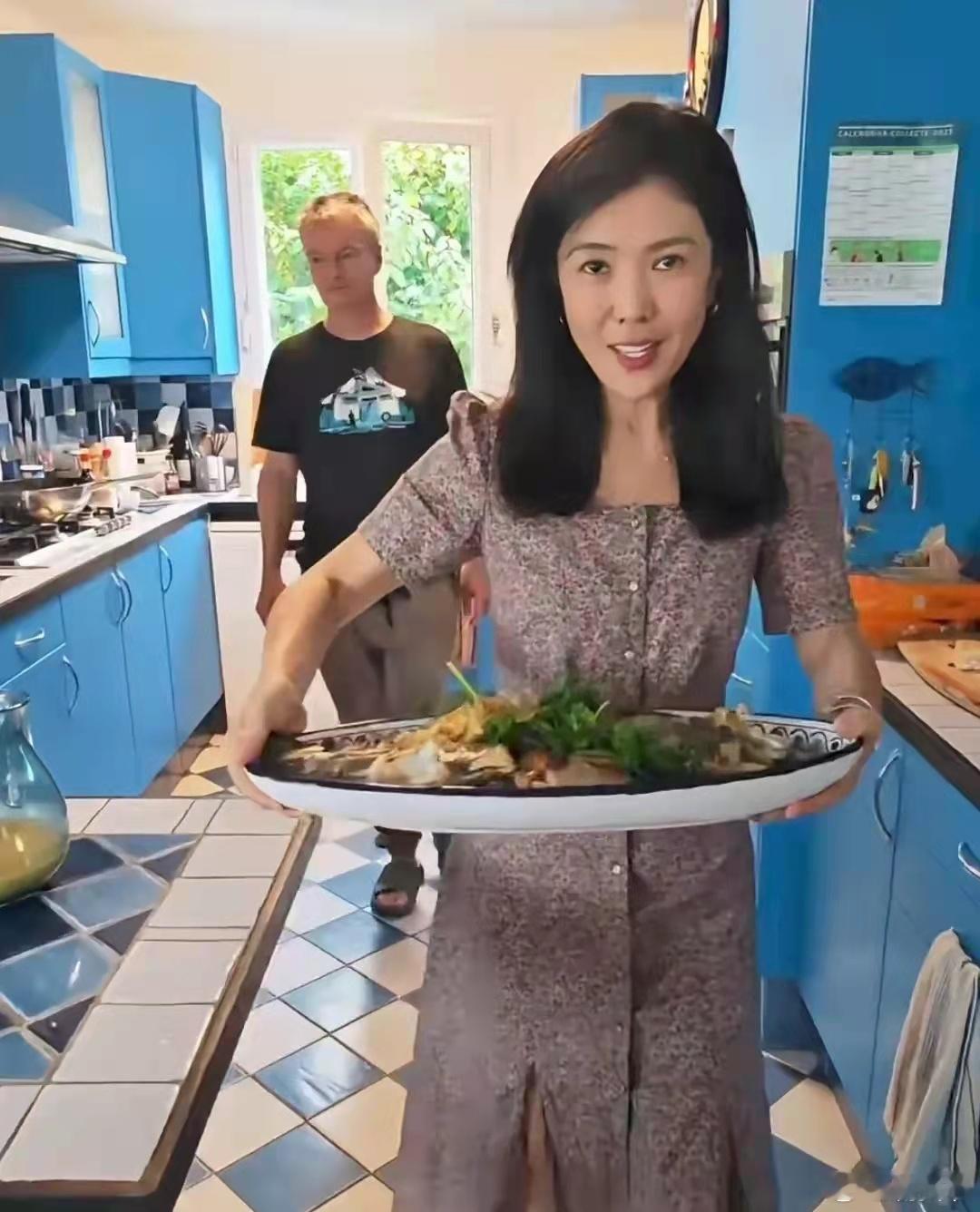 苏芒住丈夫的法国大别墅，给丈夫家15口人做饭，跟普通家庭主妇差不多！​​​