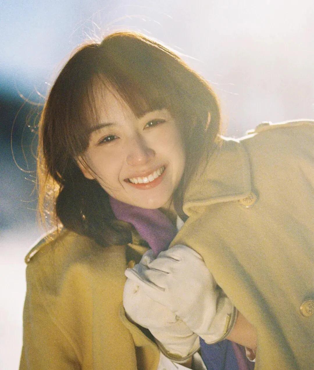 一朝重生，有人渴望避开往昔心心念念之人，有人梦想凭借经商踏上人生巅峰。而我，最想