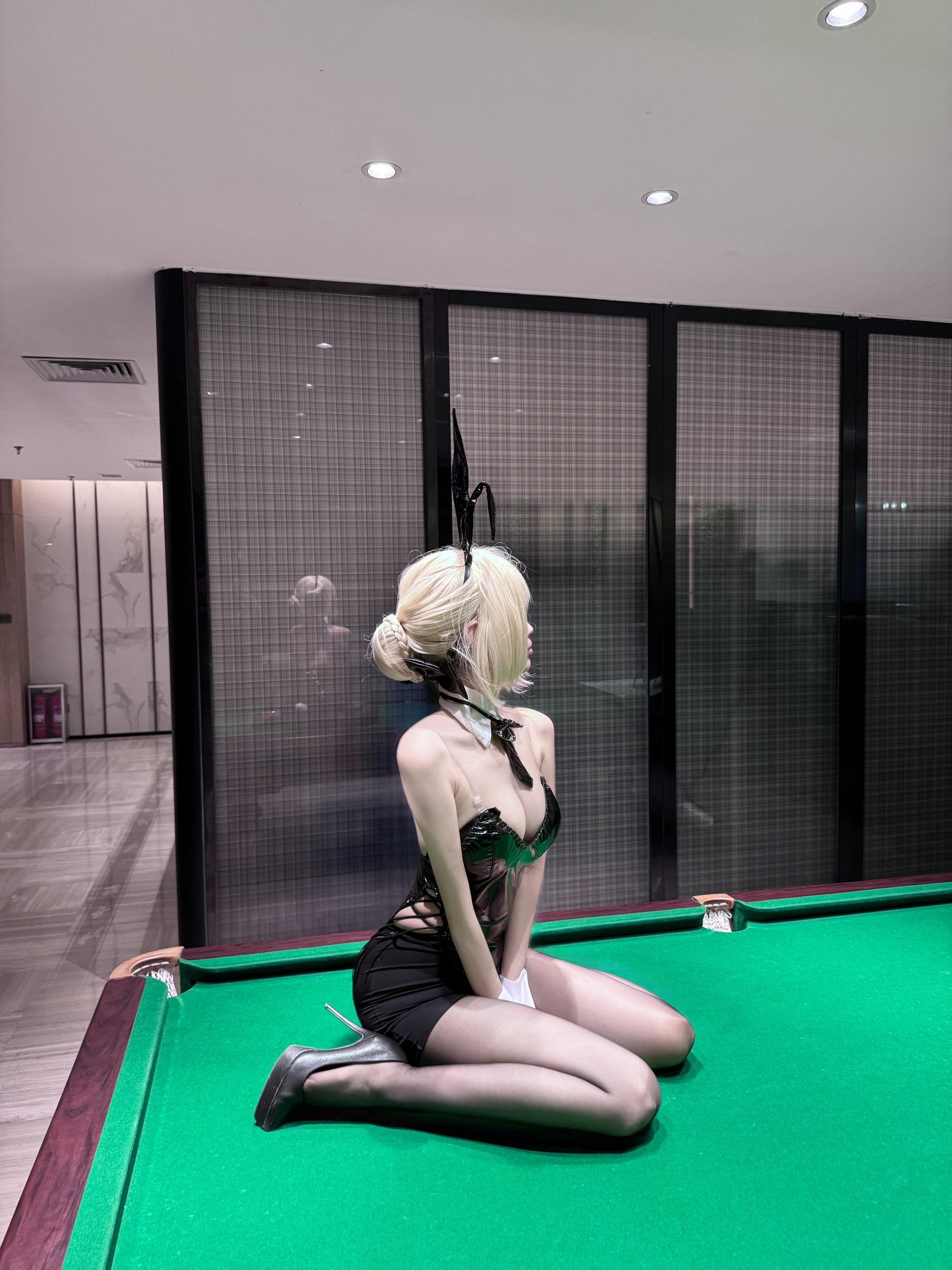 黑呆 兔女郎 saber