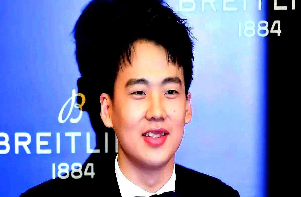 800万嫌贵？郭续拍！范思辙一出场，弹幕就飘“算盘成精”。招商表写“待定”