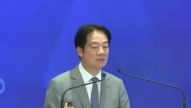 解决台湾问题，上世纪毛主席就已经说过了。台湾有两条路，一条通向北京，另一条路通向