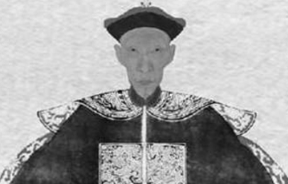1750年，乾隆皇帝病重。太医们面露惊恐，束手无策。这时，一位乡野郎中被召进宫中