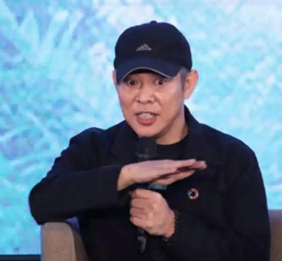 1994年，日本记者质问李连杰：“南京大屠杀死了30万人，你们一个个数的吗？”