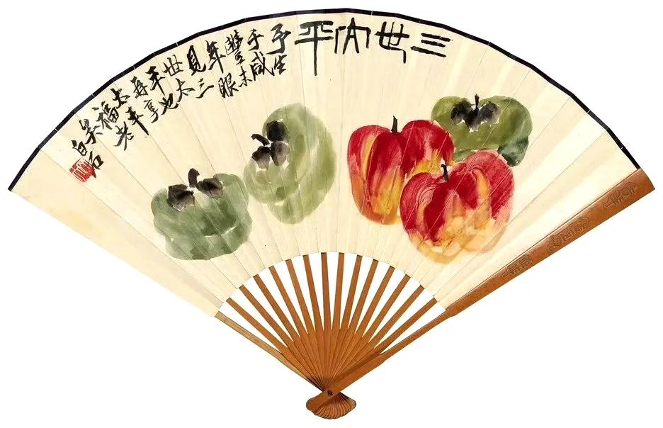 墨色浓淡勾花鸟，简练笔触藏真趣。齐白石笔下的扇面花鸟，从不让繁复堆砌掩盖灵气——