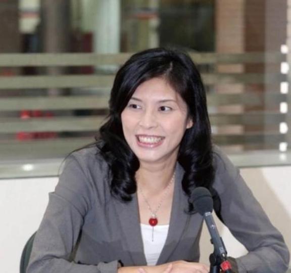 果然不出所料，国民党统派郑丽文竞选党魁路上遭到了亲美派的阻击，半路杀出程咬金！在