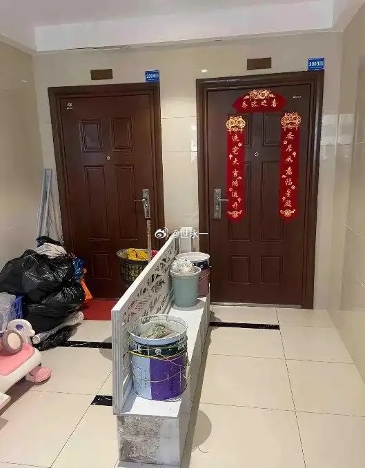 小区里的一幕，不得不说，太和谐了吧