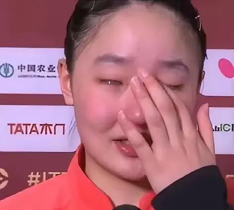 日本女选手赛后咋都情绪脆弱喜欢哭呢？同中国女将比赛结束后，张本美和哭了，伊藤美诚