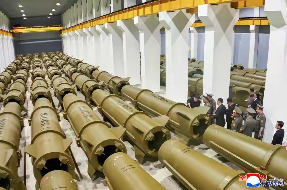 朝鲜援兵带着120枚导弹，如约赶到俄西部防线，要在乌东实战检验乌克兰