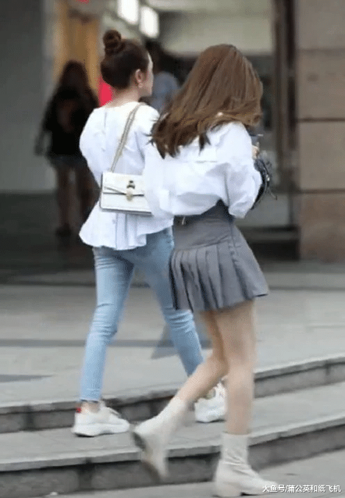 街拍: 气质十足的小仙女, “匆匆离开” 第3张 街拍: 气质十足的小仙女, “匆匆离开” 第3张