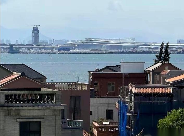 国台办刚宣布，要给金门、马祖通水、通电、通气、通桥。话音刚落，金门县副县长李文良