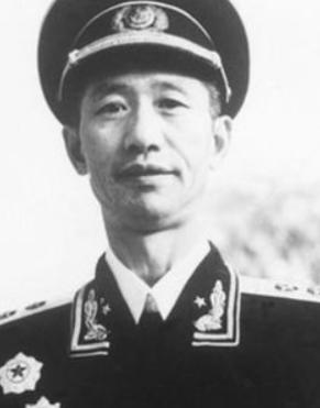 1941年秋天，八路军386旅的炊事员老李头天不亮就挑着扁担去河边打水。走到西峪