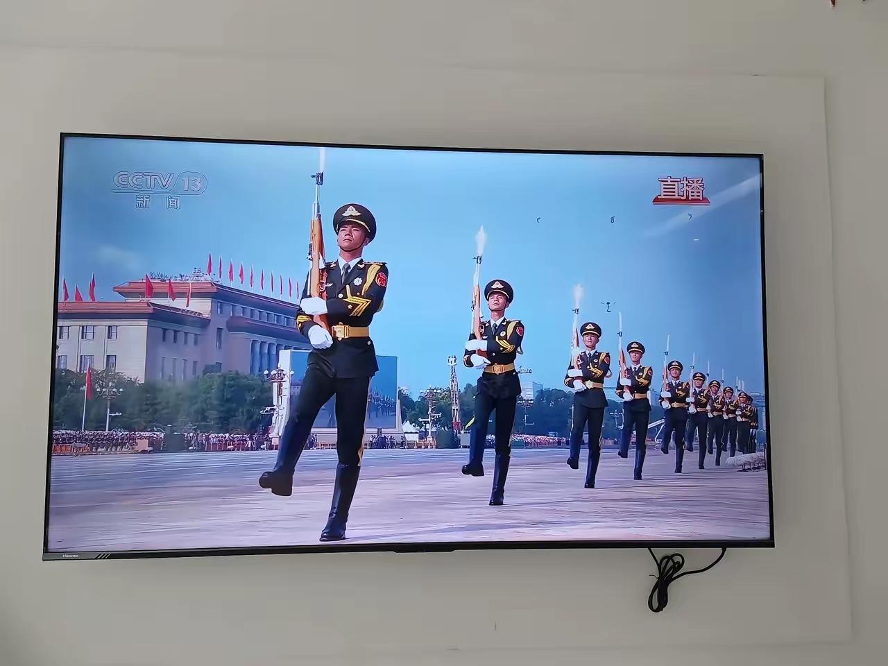我的侄子服完两年兵役回来了，当兵期间立了一个三等功，服役地点是在贵州边境。我本想