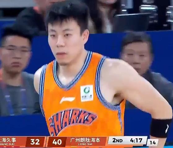 上海95：78广州，最大水货9中1，王哲林达到万分成就，洛夫顿狂砍30分！2