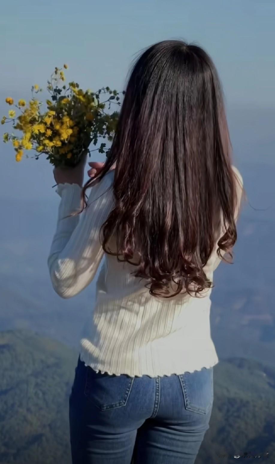 人到中年最怕的不是摔跟头，是摔完之后再也站不起来的钝感。曾经揣着一股子狠劲往