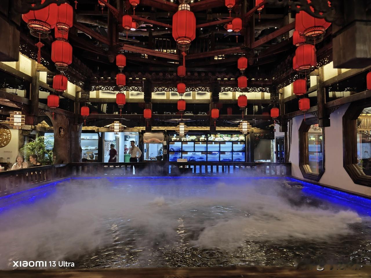 看梁羽生的小说，该从哪一部开始龙虎斗京华。也是现代第一部新武侠小说，开篇之作，奠