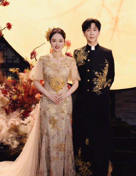 张维伊把婚房订成了三人间“后老伴”张维伊预订的婚房为“三人间”（含一张双人床和