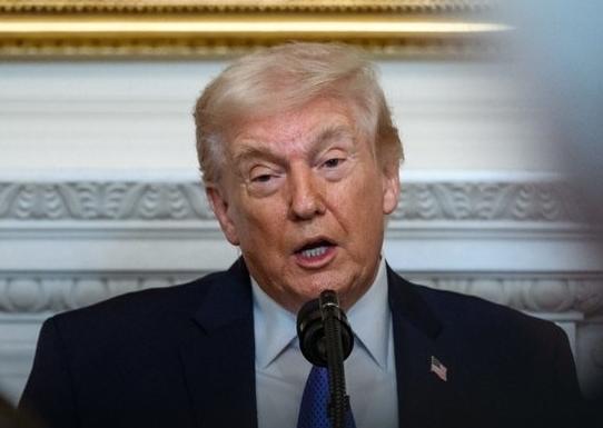 求援助，美国有点撑不住了。3月初，一条消息在国际舆论场里迅速传开：美国正在向