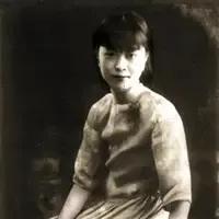 1916年，清末巨富临终对女儿说“别成婚，爹爹伴你一世”，她吞尽最后一口生鸦片