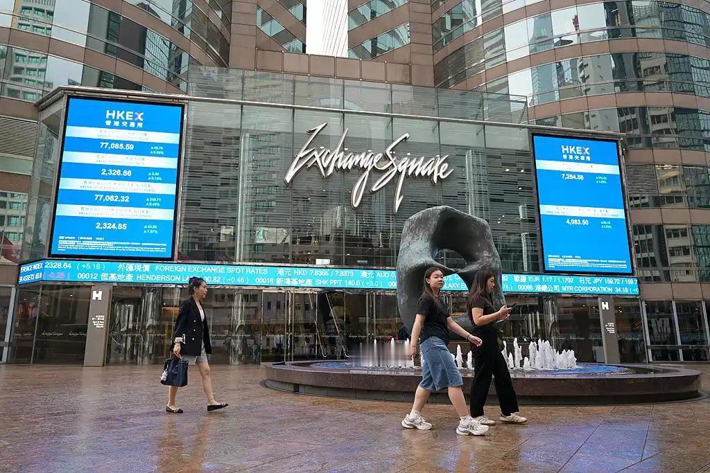 全球财富格局迎来重大变局！2.95万亿跨境资产加持的香港险胜瑞士登顶榜首