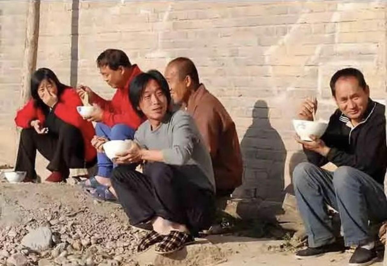 河南人为何经常被歧视？咱不绕弯子，河南人被歧视这事，本质就是一群人懒得动脑子，跟