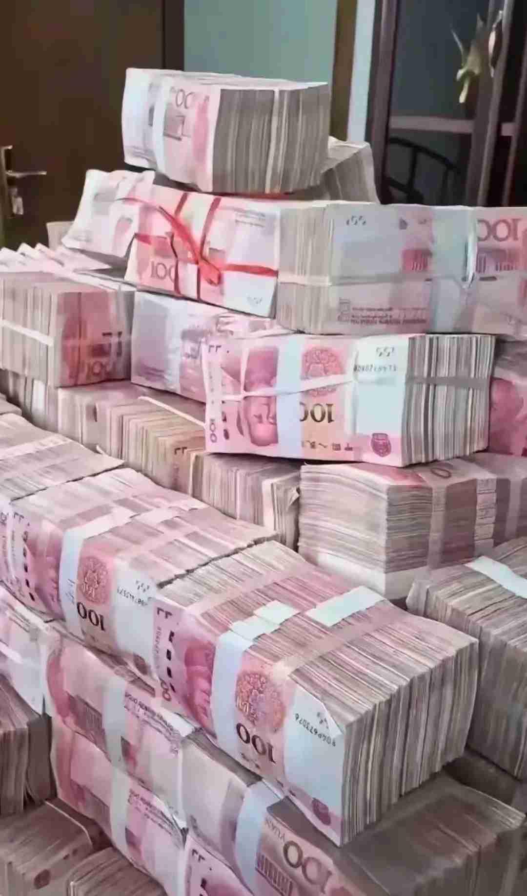 我的今日状态：🏝️旅行度假我这里的天气：🌤️多云1.[加油][加油][加油