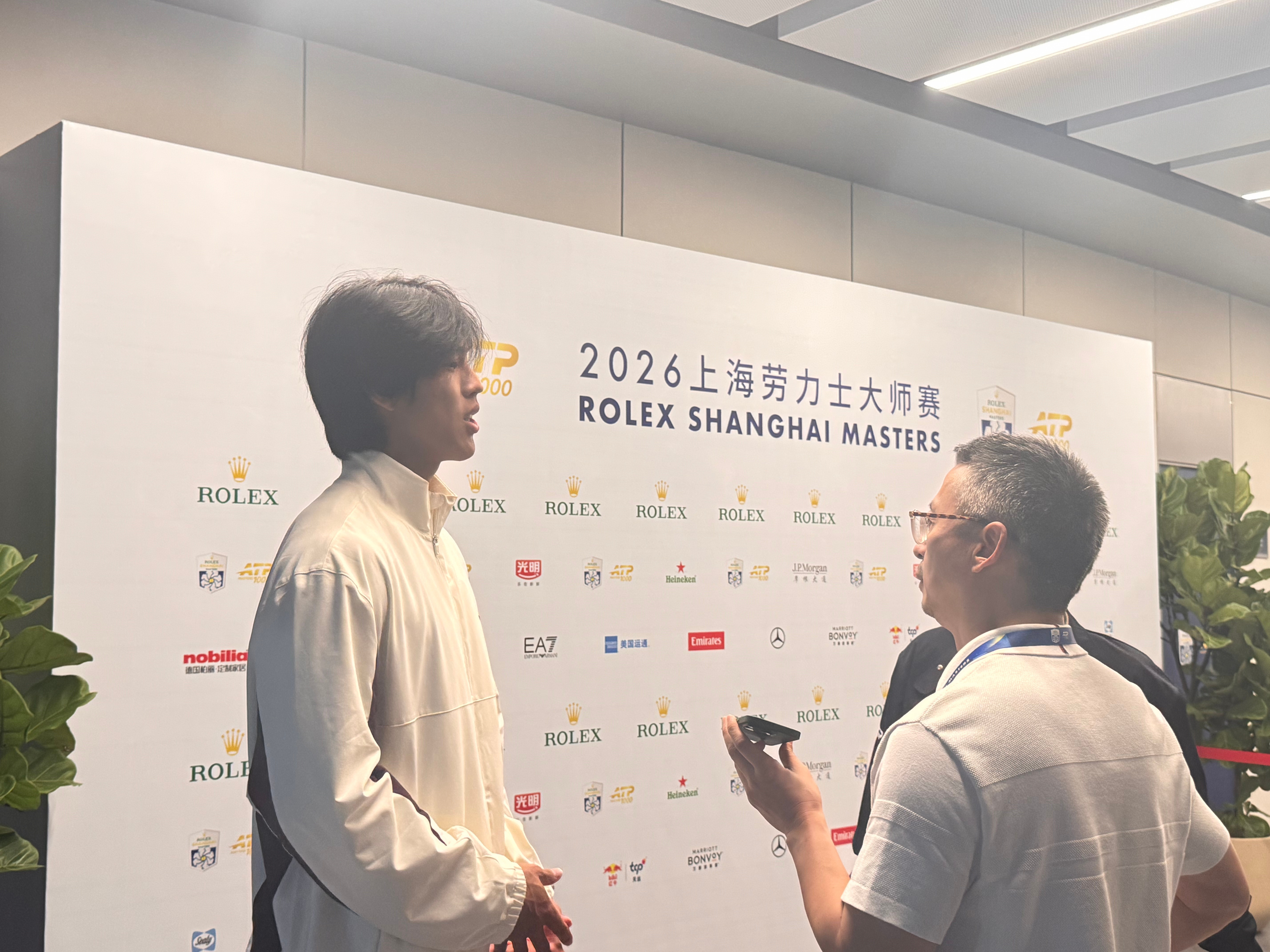 周意本次上海大师赛单打三场球，两个决胜盘抢七送走贝鲁奇和穆塞蒂，三盘大战胡尔卡奇