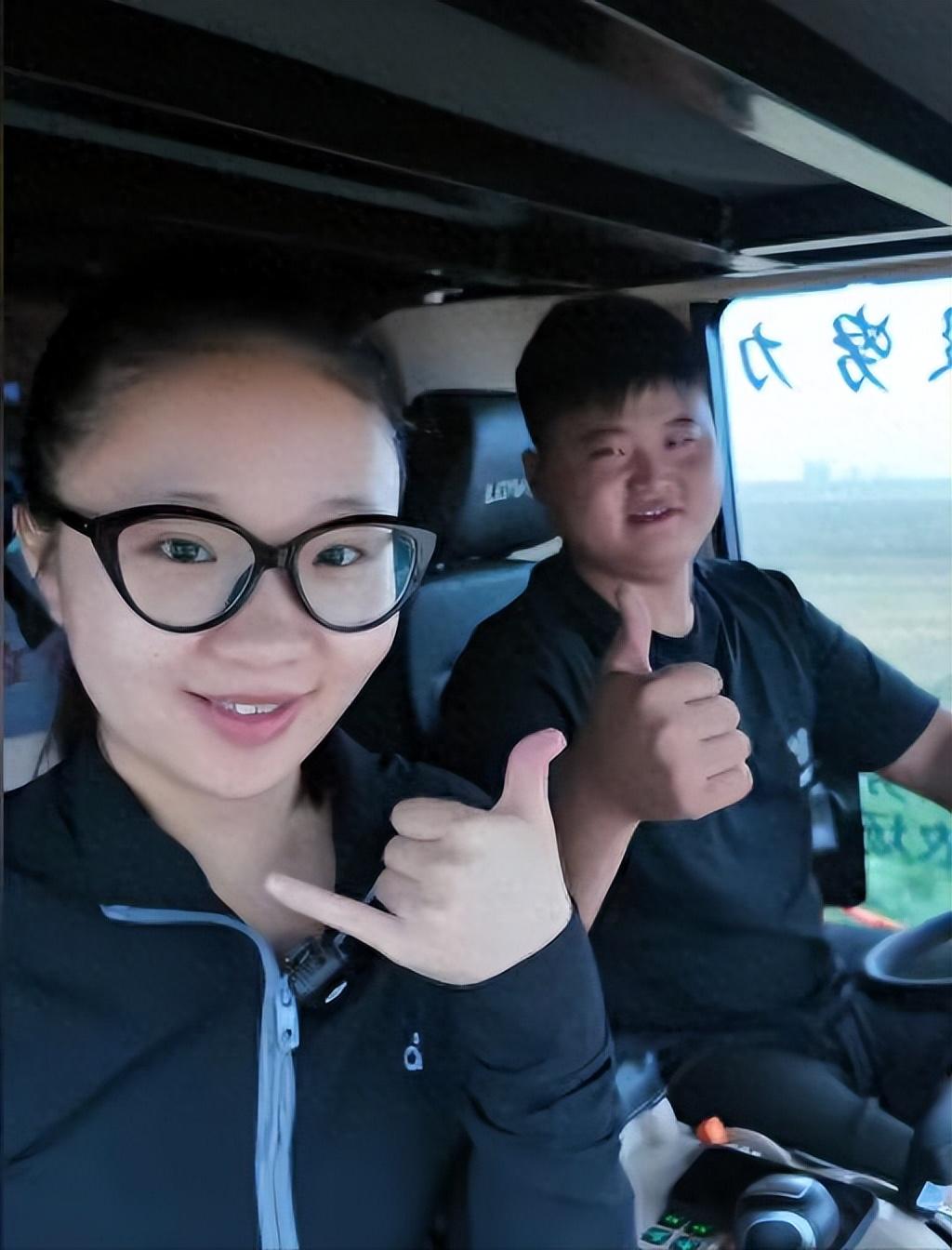 河南05后小夫妻抛下4个月大的孩子，开车1000公里帮湖北抢收麦子，