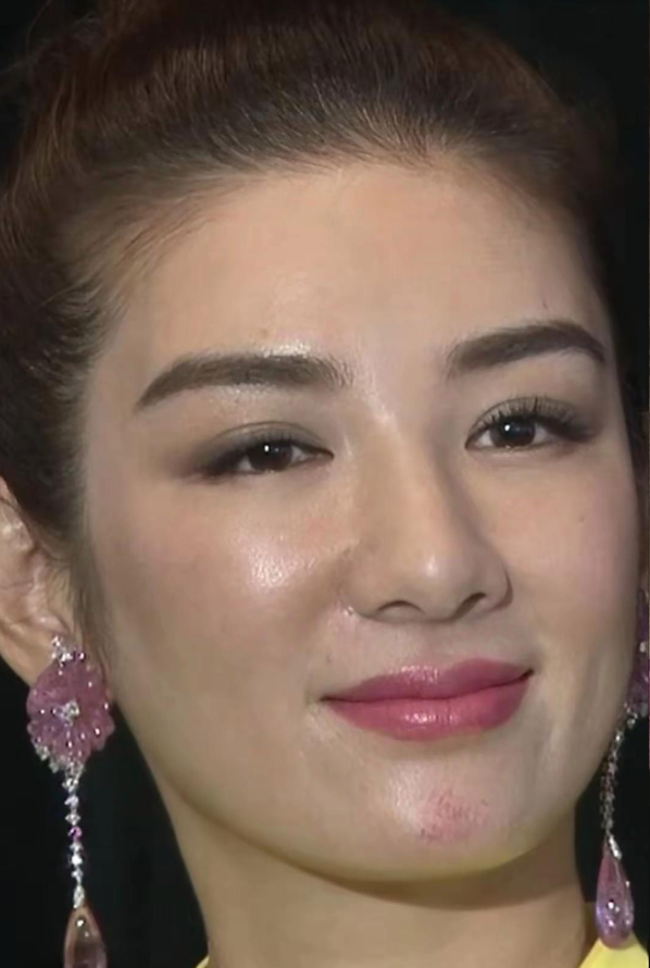 黄奕无美颜无滤镜，再也不是当年的李玉湖了
