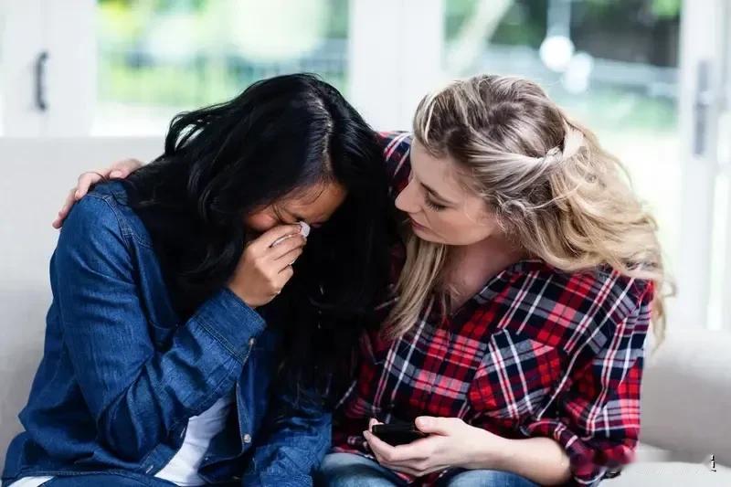 女人在两性关系里，要的从来不是爱情，而是这3样硬通货1.**“被看见”的