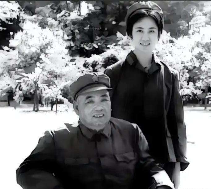 1969年，许世友的女儿陪朋友去参加招飞体检，院长一眼就看中了她，刚要拿笔登记，