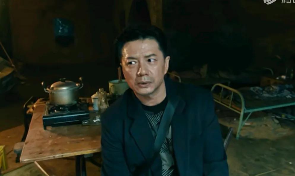 《扫毒风暴》第32集预告，林强峰终于找到了卢少骅的藏身之地，可卢少骅已经逃了，房
