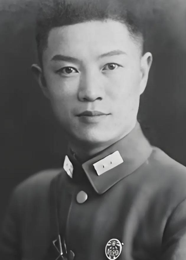 1952年，原国民党中将柏辉章被判处枪决。他既有抗日战功，也曾率部起义，为何落