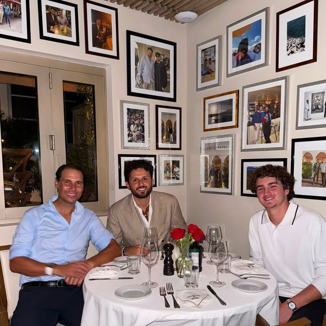 纳达尔在迈阿密出席美国经济论坛的间隙，还与巴西新星丰塞卡约了个饭，希望豆子别对小