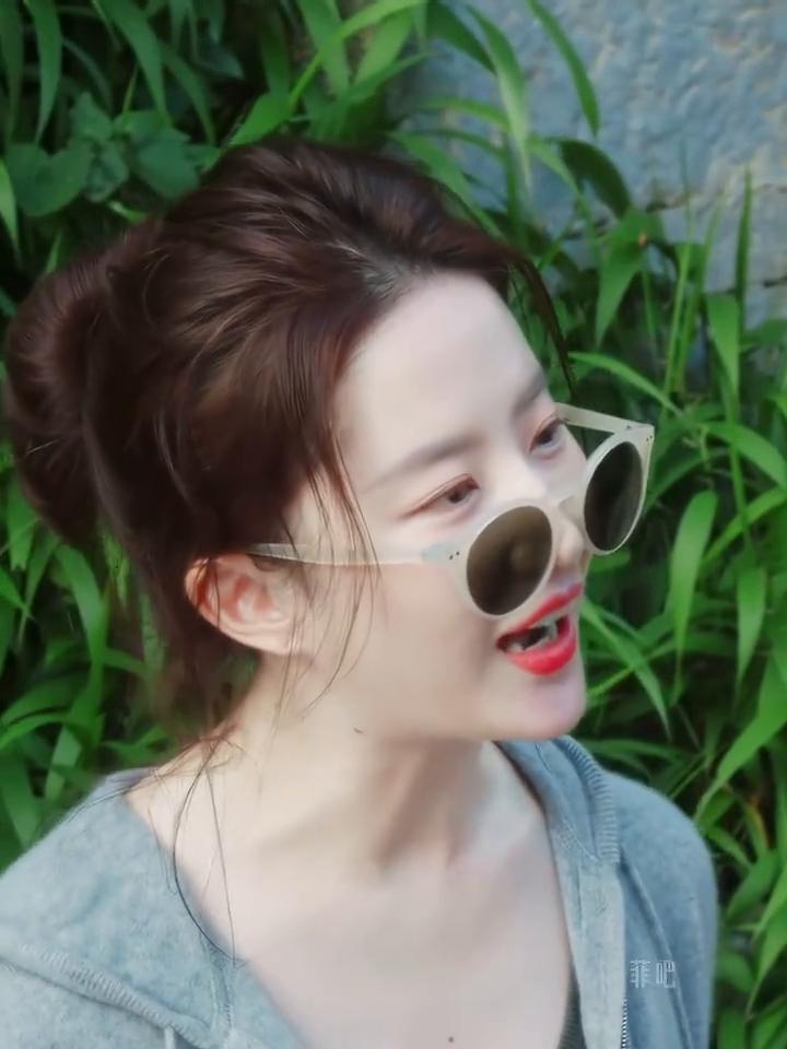 这个做义工怎么吃好玩好？玩是玩，工作是工作。