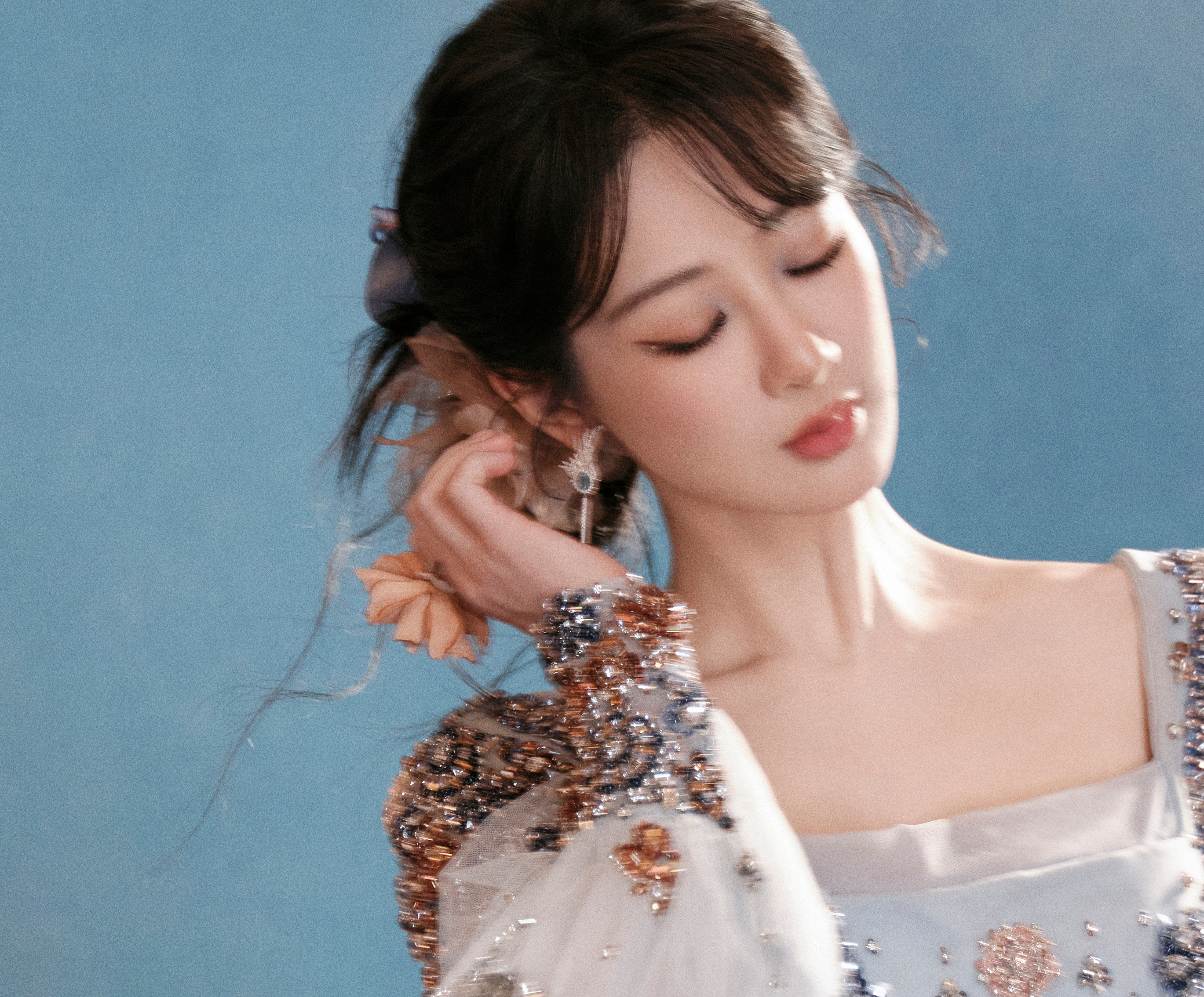 杨紫一口气戴了五副墨镜在复制粘贴的时代，你是手写的诗