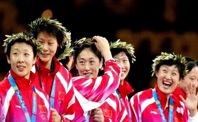 奥运冠军任中国女排教练，曾被誉为郎平第二，45岁无孩甘做铲屎官就在上个月，20
