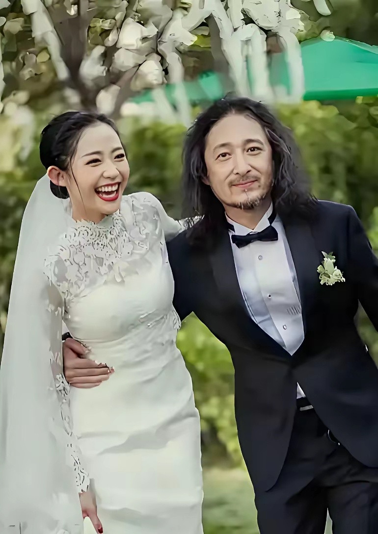 终于知道万千惠为什么死活要嫁给三宝了不是图他老也不是图他钱，而是三宝的人脉权威的