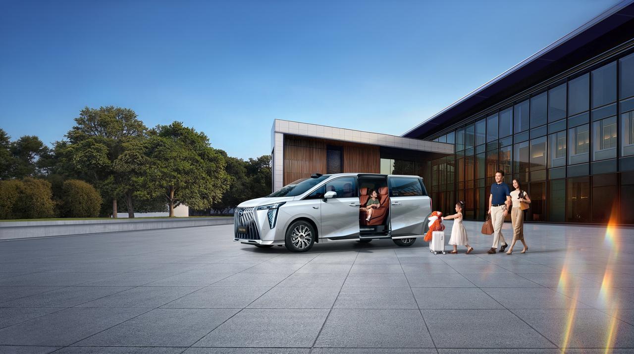 广汽传祺向往M8宗师有更豪华的座舱！去看车时，销售员给我们说的第一句话就是这句话